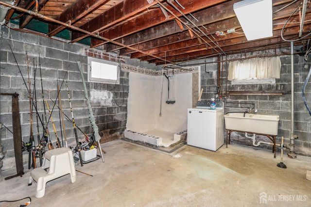 131 Fairfield Avenue, Fords, NJ 08863