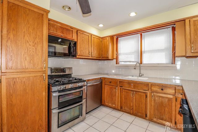 131 Fairfield Avenue, Fords, NJ 08863