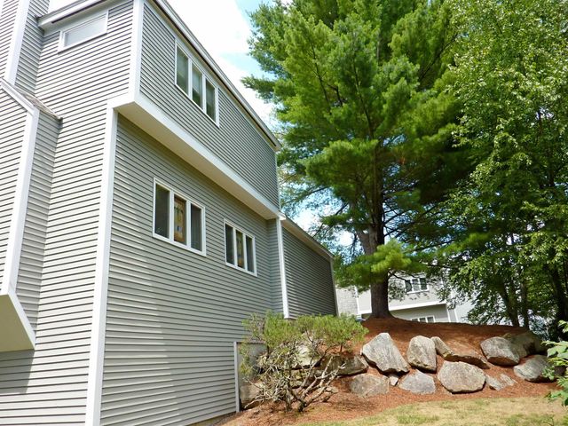 16 Laurel Court # 320, Nashua, NH 03062