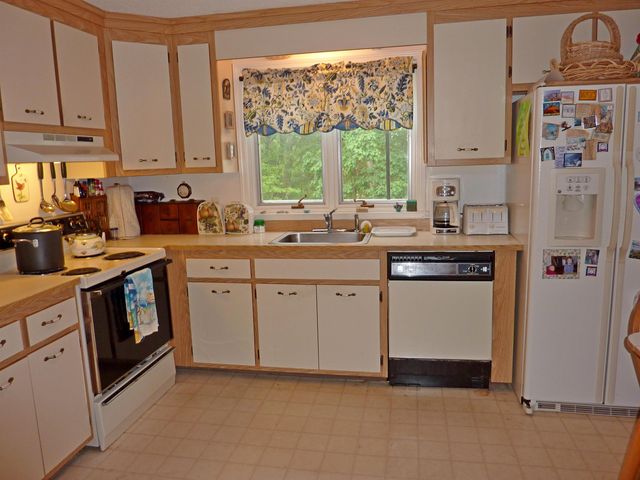 16 Laurel Court # 320, Nashua, NH 03062