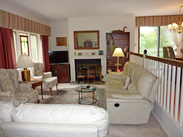 16 Laurel Court # 320, Nashua, NH 03062