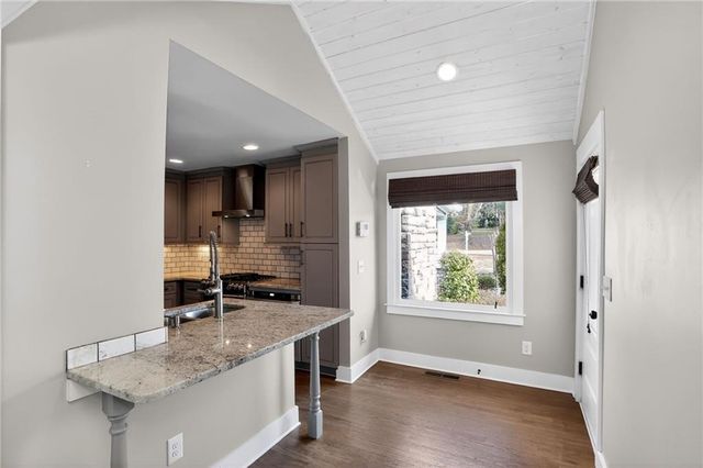 86 Woodstock Road, Roswell, GA 30075