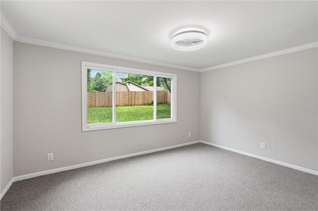 7740 Briar Drive, Prairie Village, KS 66208
