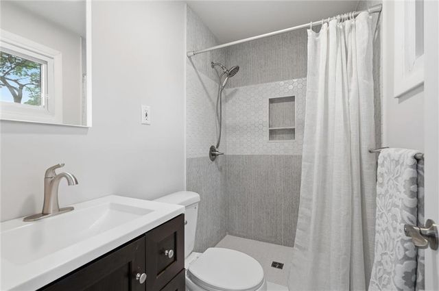 7740 Briar Drive, Prairie Village, KS 66208
