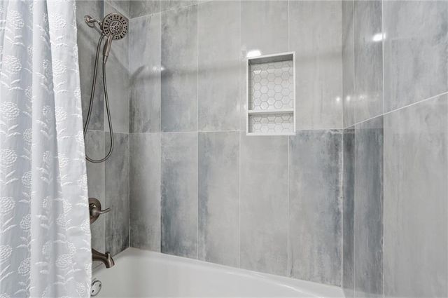 7740 Briar Drive, Prairie Village, KS 66208