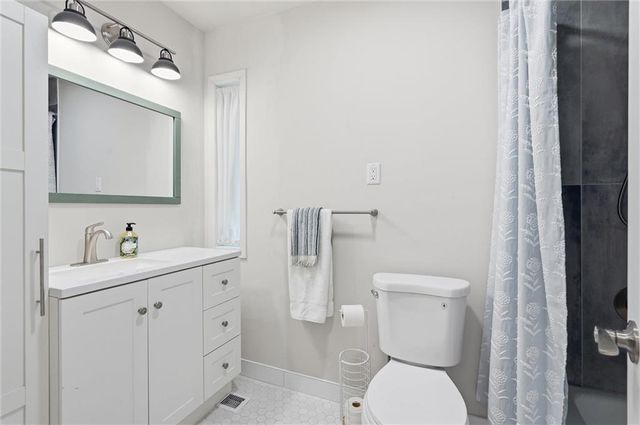 7740 Briar Drive, Prairie Village, KS 66208