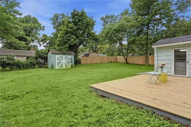 7740 Briar Drive, Prairie Village, KS 66208
