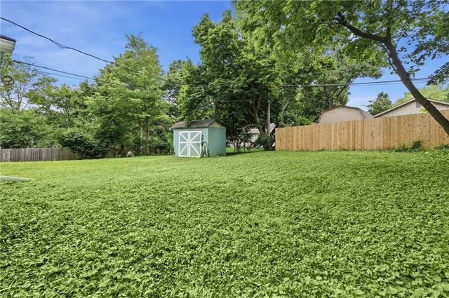 7740 Briar Drive, Prairie Village, KS 66208