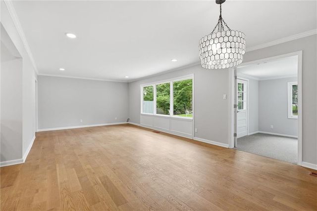7740 Briar Drive, Prairie Village, KS 66208