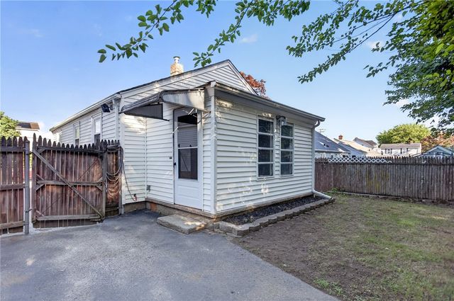 13 Delmont Street, Johnston, RI 02919