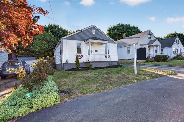 13 Delmont Street, Johnston, RI 02919