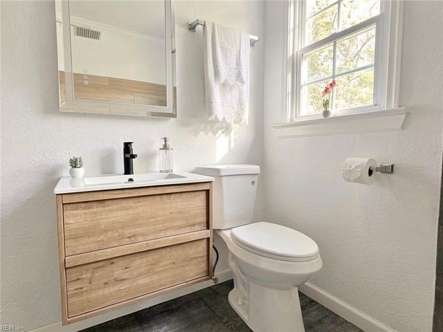 1002 Mayfield AVE, Chesapeake, VA 23324