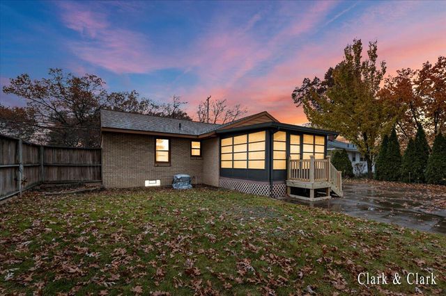 1716 Royal Oak Street, Wyoming, MI 49519