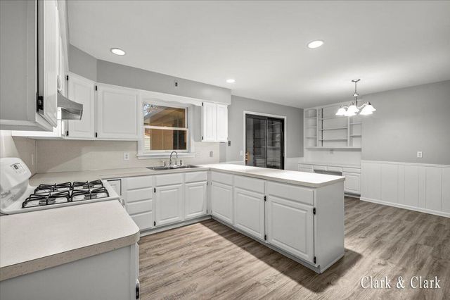 1716 Royal Oak Street, Wyoming, MI 49519