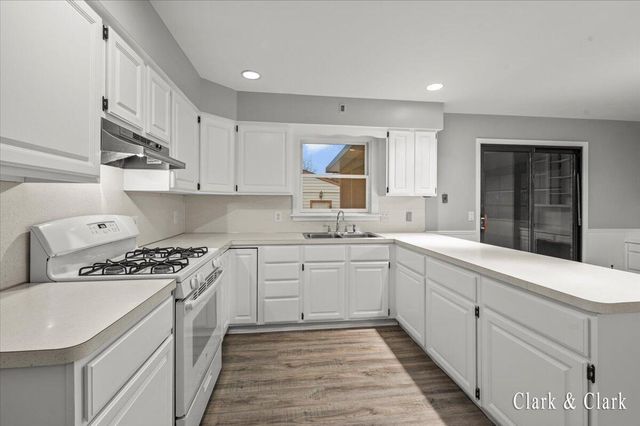 1716 Royal Oak Street, Wyoming, MI 49519