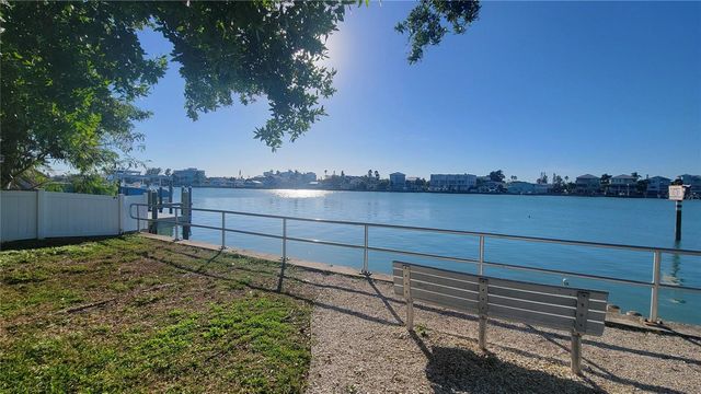 445 90TH AVENUE, St Petersburg, FL 33706