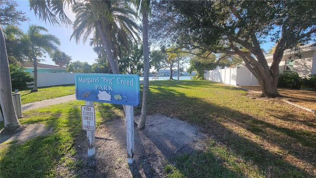 445 90TH AVENUE, St Petersburg, FL 33706