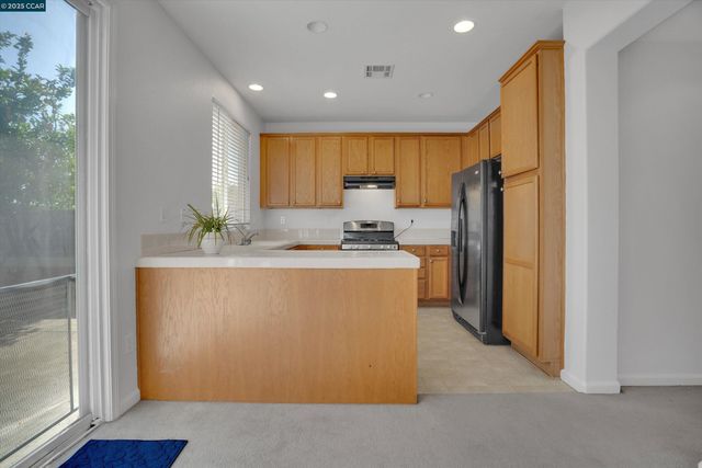 277 Kapalua Bay Cir, Pittsburg, CA 94565