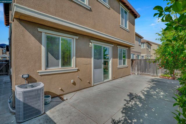 277 Kapalua Bay Cir, Pittsburg, CA 94565