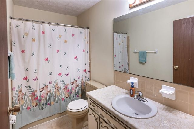 2108 Sir Lockesley Drive, Miamisburg, OH 45342