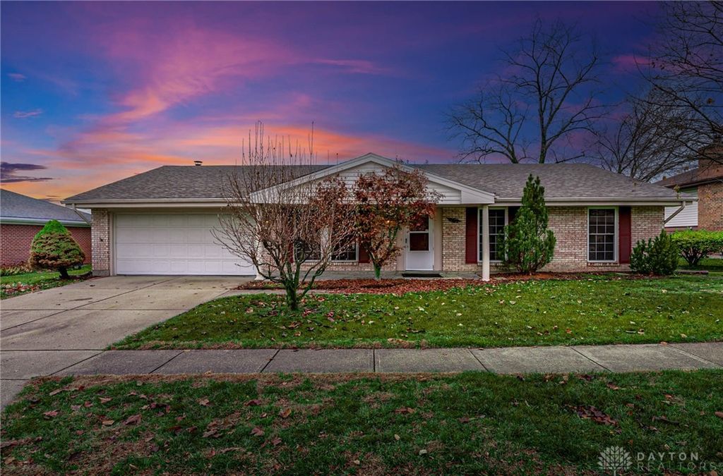 2108 Sir Lockesley Drive, Miamisburg, OH 45342