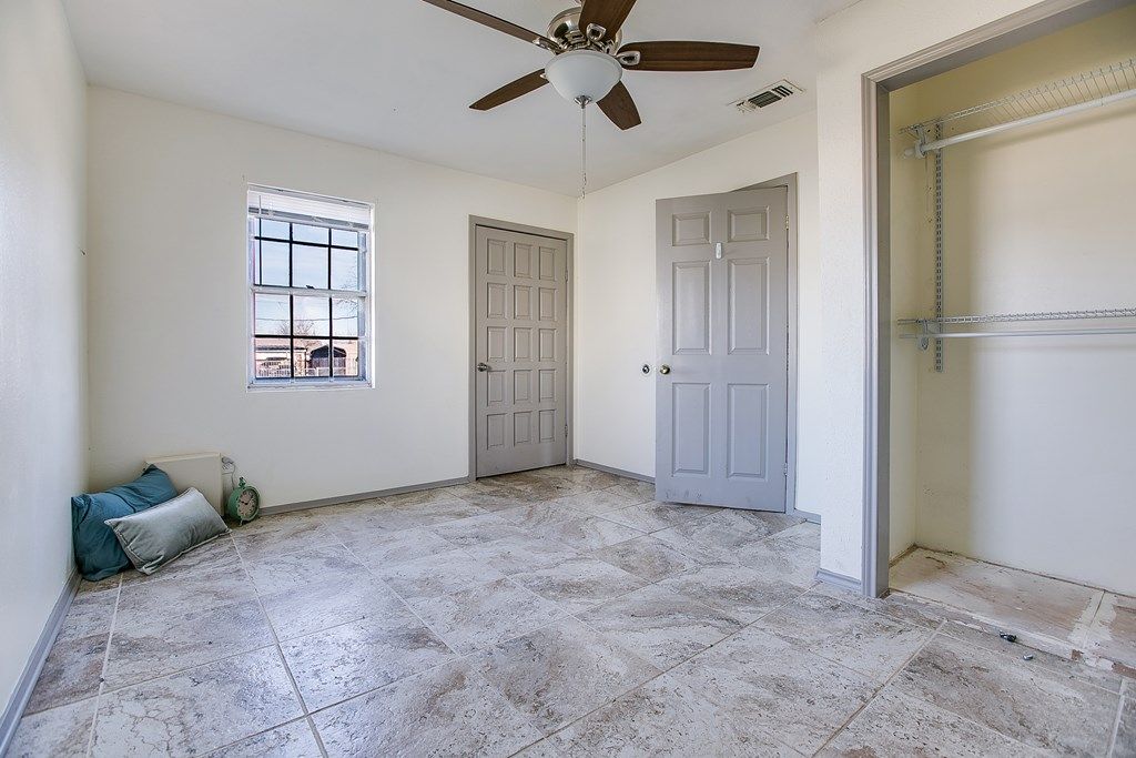 Image 13 of property listing at 1010 Ardmore St, San Angelo, TX 76905