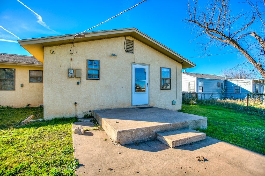 Image 21 of property listing at 1010 Ardmore St, San Angelo, TX 76905