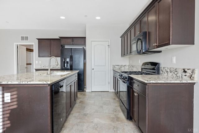 1059 Geneva Drive, Lemoore, CA 93245