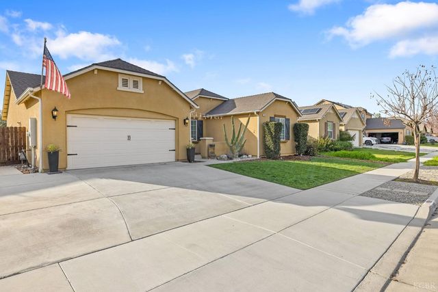 1059 Geneva Drive, Lemoore, CA 93245