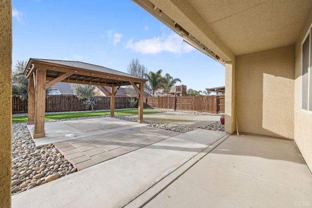 1059 Geneva Drive, Lemoore, CA 93245