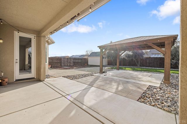 1059 Geneva Drive, Lemoore, CA 93245