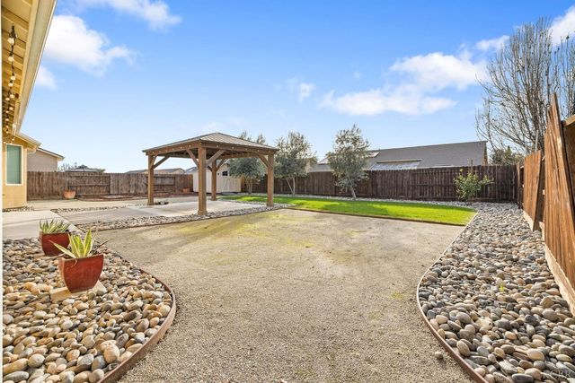 1059 Geneva Drive, Lemoore, CA 93245