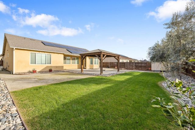 1059 Geneva Drive, Lemoore, CA 93245