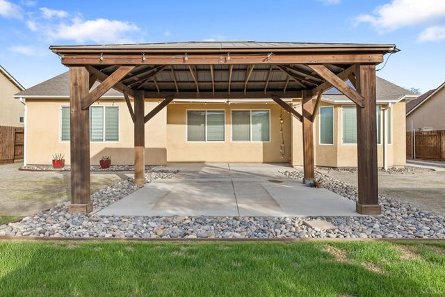 1059 Geneva Drive, Lemoore, CA 93245