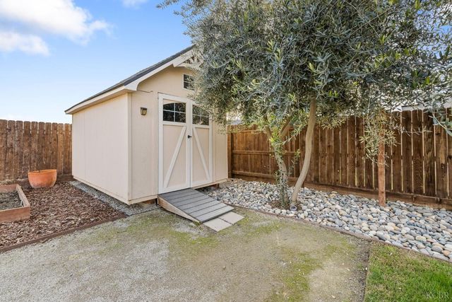 1059 Geneva Drive, Lemoore, CA 93245