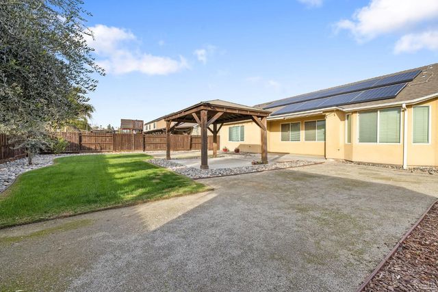 1059 Geneva Drive, Lemoore, CA 93245