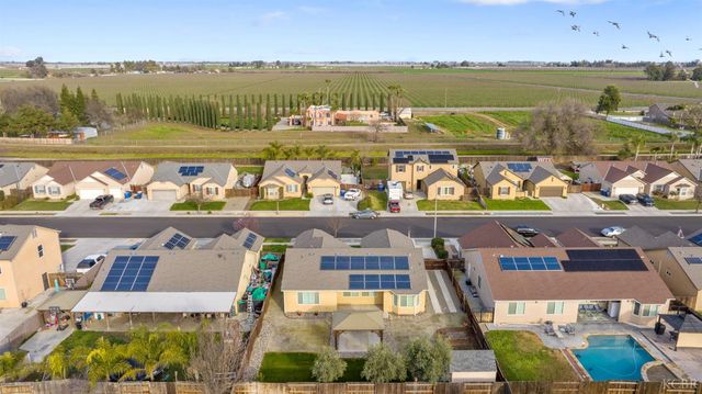 1059 Geneva Drive, Lemoore, CA 93245