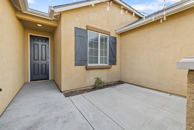 1059 Geneva Drive, Lemoore, CA 93245