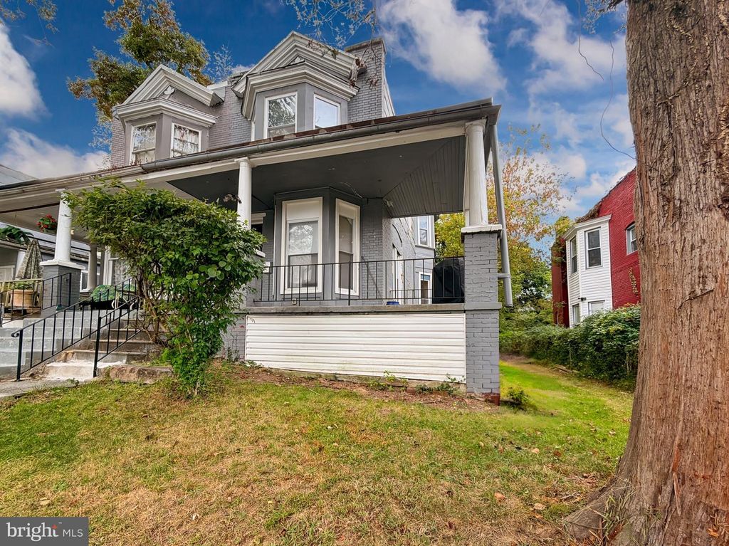 2210 LYNDHURST AVE, Baltimore, MD 21216