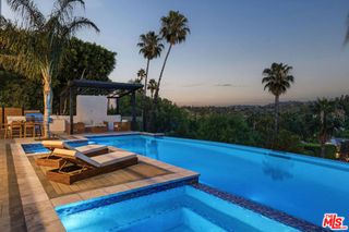 16838 Oak View Drive, Encino, CA 91436