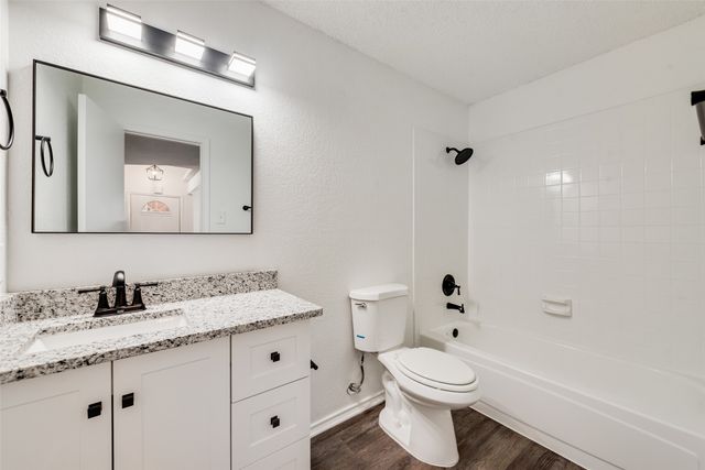 4911 Clover Haven Street, Dallas, TX 75227