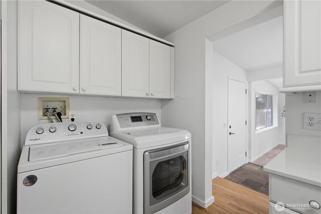 12039 SE 42nd St, Bellevue, WA 98006