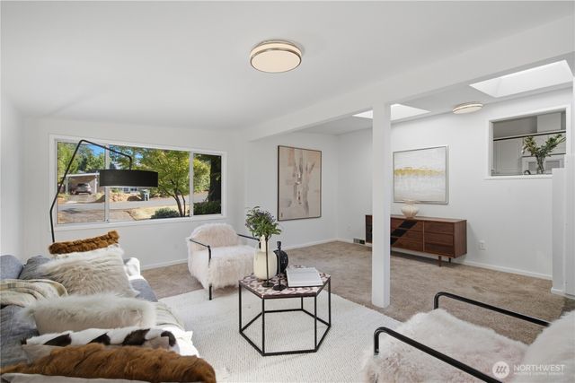 12039 SE 42nd St, Bellevue, WA 98006