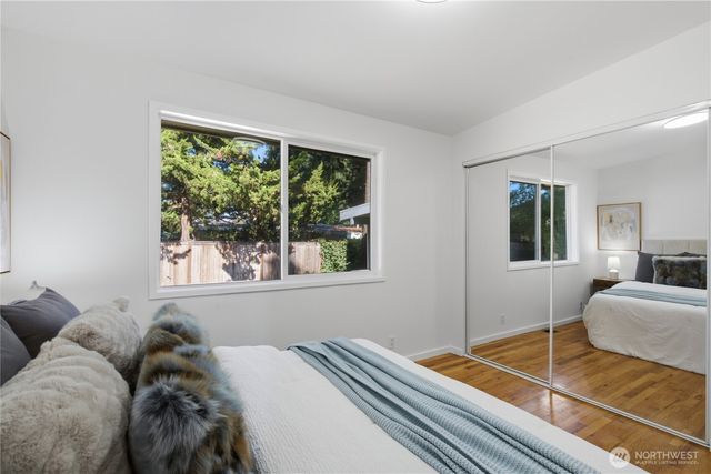 12039 SE 42nd St, Bellevue, WA 98006