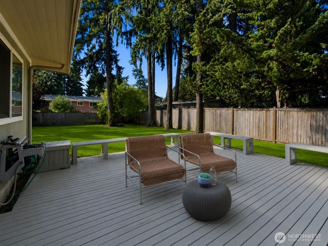 12039 SE 42nd St, Bellevue, WA 98006
