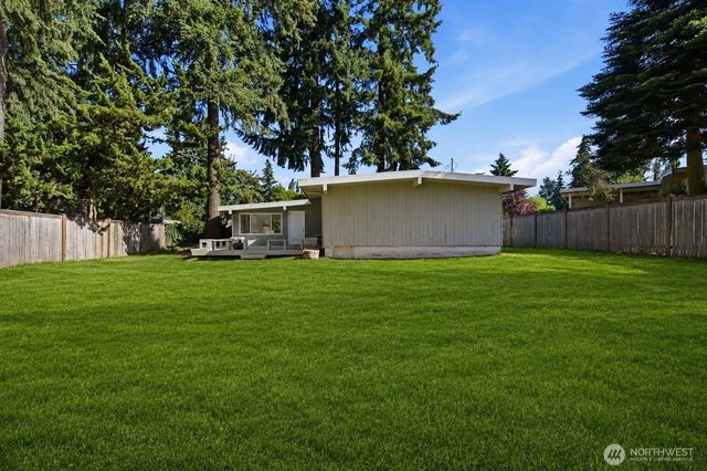 12039 SE 42nd St, Bellevue, WA 98006