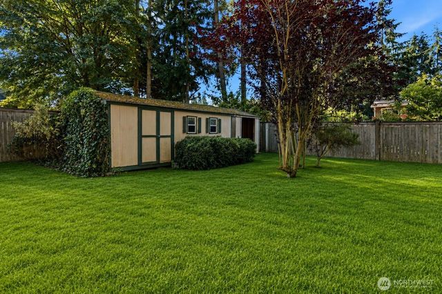 12039 SE 42nd St, Bellevue, WA 98006