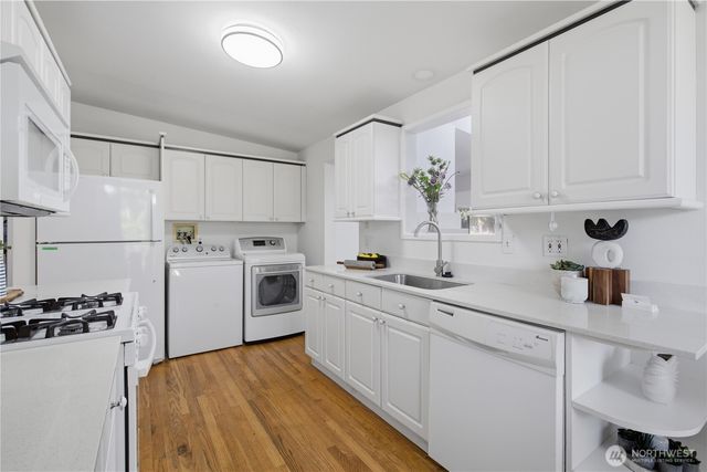 12039 SE 42nd St, Bellevue, WA 98006