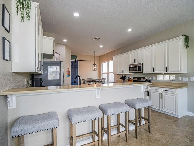 391 NW Sheffield Circle, Port St. Lucie, FL 34983