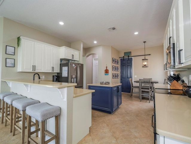 391 NW Sheffield Circle, Port St. Lucie, FL 34983